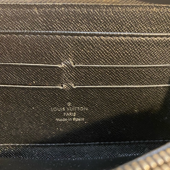 LV Authentic vintage black epi long wallet - Very good used condition - Picture 6 of 6